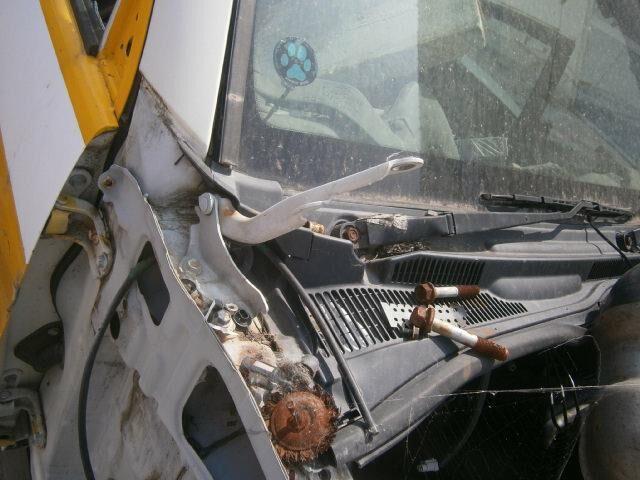 Решетка под лобовое стекло Тойота Хайлюкс Сурф в Зее 29488